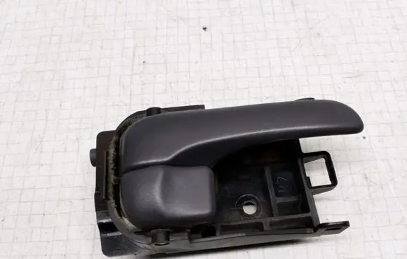 Nissan Primera Rear door interior handle