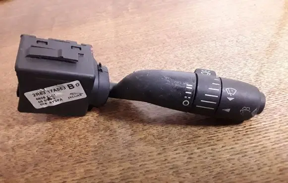 Jaguar S-Type Wiper control stalk 2R8317A553