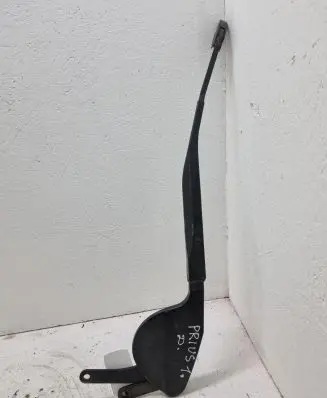 Toyota Prius (XW10) Front wiper blade arm