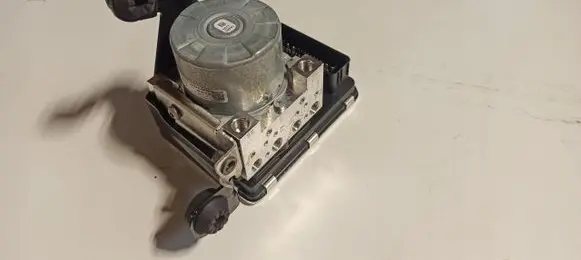 Volvo V60 ABS Pump 32214772