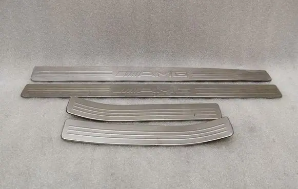 Mercedes-Benz C AMG W204 sill trim set (inner) A2046801735 A2046800335