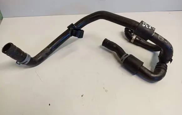 Engine coolant pipe/hose