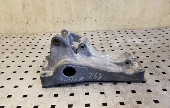 Volkswagen Golf IV Engine mounting bracket 030145169H