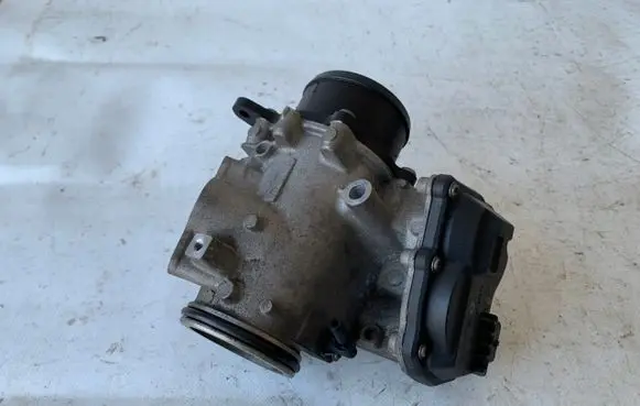 Jaguar F-Pace Throttle valve G4D35H273AB
