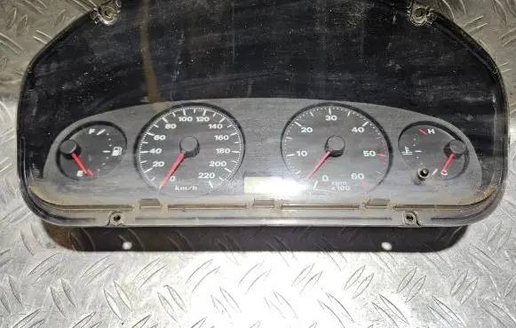 Speedometer (instrument cluster)