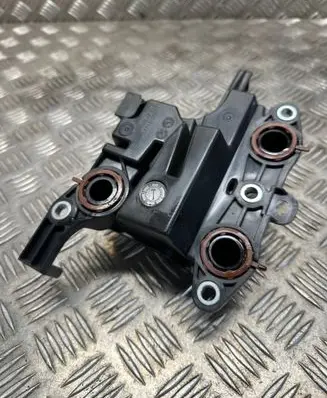 Toyota RAV 4 (XA50) Oil breather separator 1221125011 PA66GF35