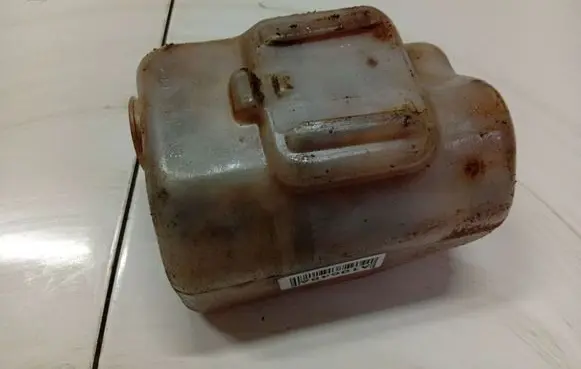 Coolant expansion tank/reservoir