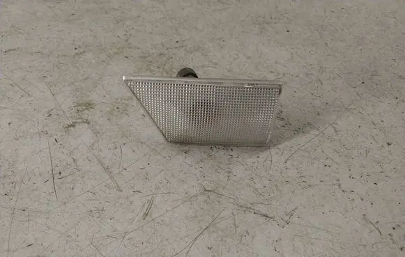 Opel Vectra C Front fender indicator light 13251935