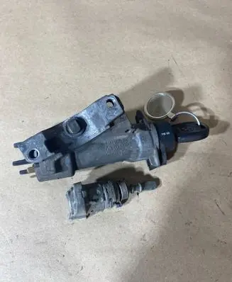 Volkswagen Transporter - Caravelle T5 Ignition lock 4B0905851C