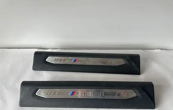 BMW 1 F40 Front sill trim cover 7469183 7469184