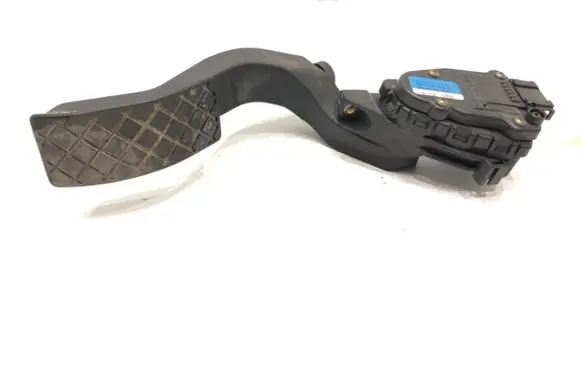 Volkswagen PASSAT B5 Accelerator throttle pedal 8D1723523G