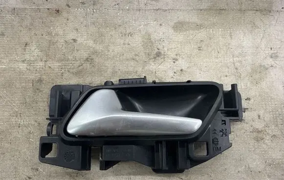 Peugeot 308 Front door interior handle 98201553 98201553VV