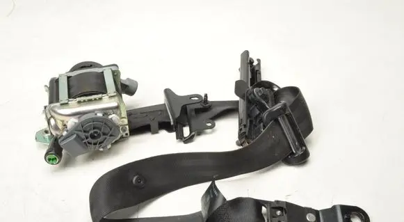 Volvo V60 Front seatbelt 39818841
