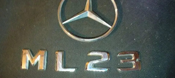 Mercedes-Benz ML W164 Manufacturers badge/model letters 