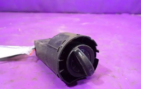 Skoda Fabia Mk1 (6Y) Light switch