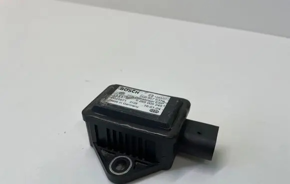 Audi A4 S4 B6 8E 8H ESP acceleration yaw rate sensor 8E0907637A