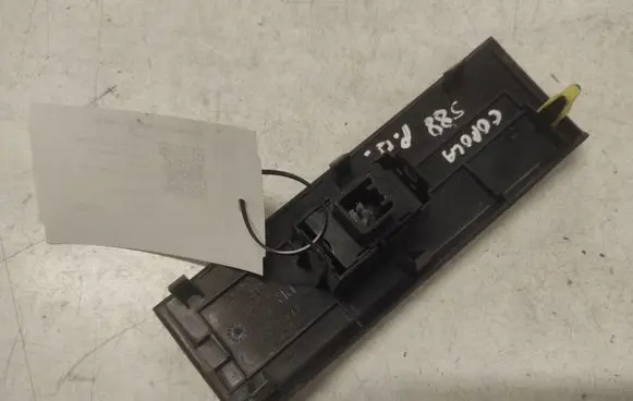 Toyota Corolla Verso AR10 Electric window control switch 742310F030 751