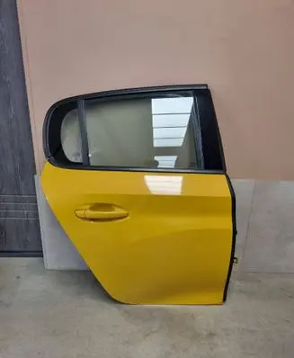 Peugeot 208 II Rear door 