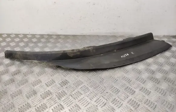 Opel Astra J Front bumper lip 13264406