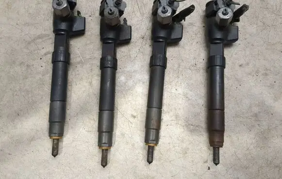 Citroen C4 II Picasso Fuel injectors set 9674984080 28388960