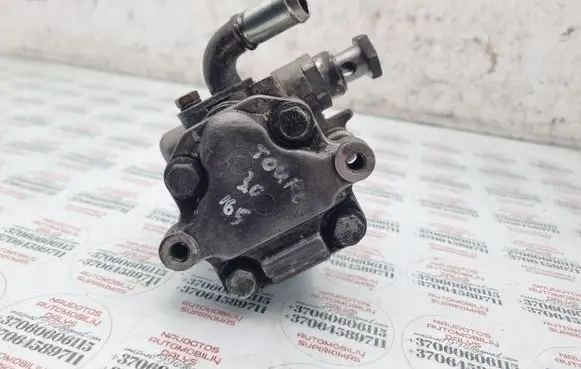 Volkswagen Touareg I Power steering pump