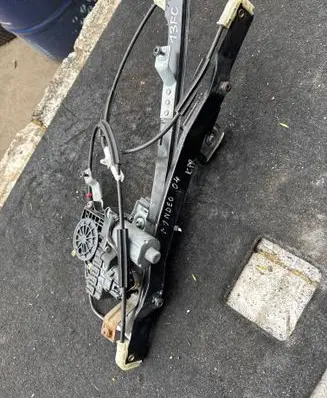 Ford Mondeo Mk III Front door window regulator with motor 0130821770