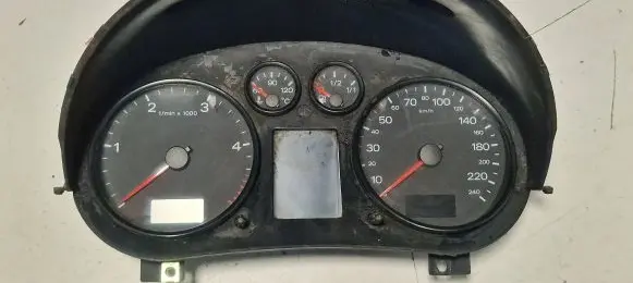 Audi A2 Speedometer (instrument cluster) 8Z0920930 110080021001
