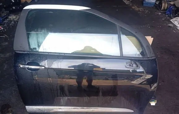 Door (2 Door Coupe)