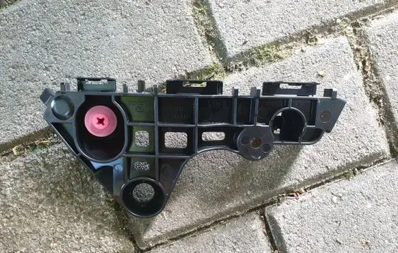 Toyota Corolla Cross Front bumper mounting bracket 5253616040
