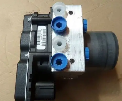 BMW X3 E83 ABS Pump 0265950318