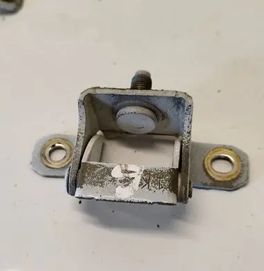 Nissan Juke I F15 Tailgate/trunk/boot hinge
