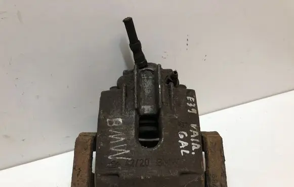 BMW 5 E39 Rear brake caliper