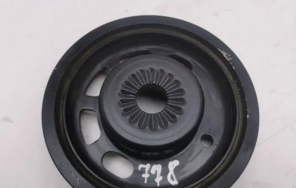 Volkswagen T-Roc Crankshaft pulley 04C105243Q