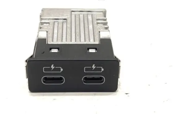BMW 5 G30 G31 G38 USB socket connector 8711938