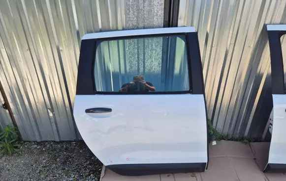 Dacia Lodgy Rear door