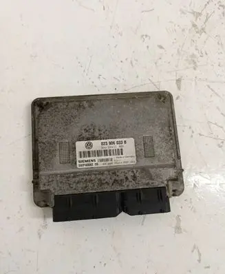 Volkswagen Transporter - Caravelle T4 Engine control unit/module 023906033B