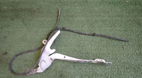 Opel Mokka B Engine bonnet/hood hinges
