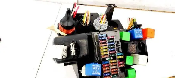 Citroen Berlingo Fuse box set 9568205480