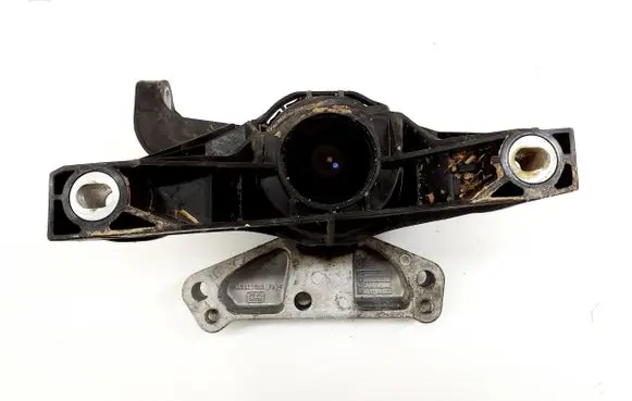 Citroen Berlingo Engine mount bracket