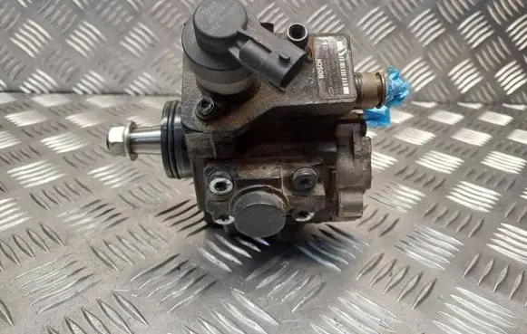 KIA Ceed Fuel injection high pressure pump 0445010206 331002A420 0928400750