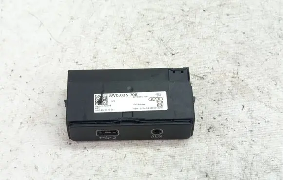 Audi A5 AUX in-socket connector 8W0035708 00726004618