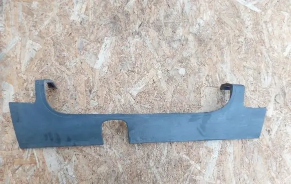 Rear/tail light trim molding