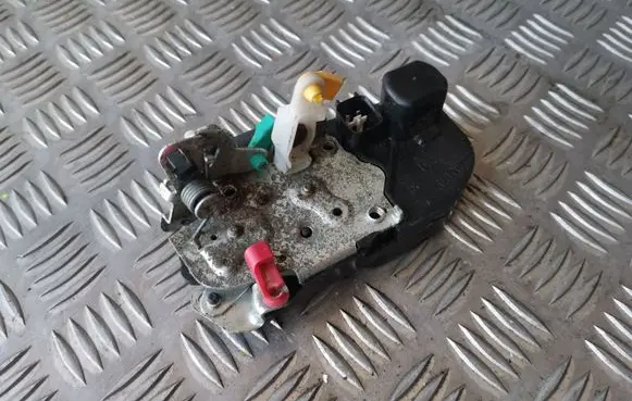 Jeep Grand Cherokee (WK) Rear door lock