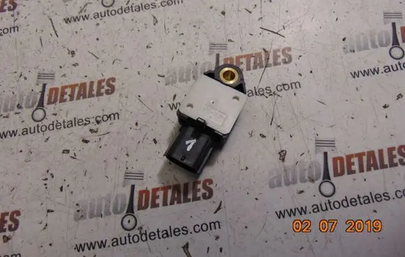 Lexus IS 220D-250-350 Airbag deployment crash/impact sensor 898310P020