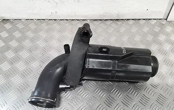 BMW 2 F46 Air intake hose/pipe 8693166