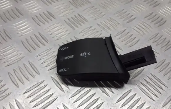 Ford Focus Head unit multimedia control 758709