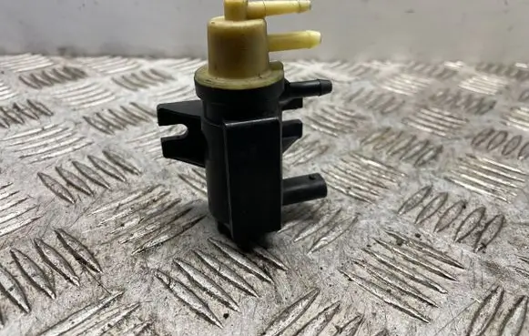 Mercedes-Benz C W204 Turbo solenoid valve A0091533128