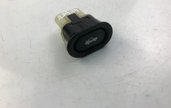 Saab 95 - 96 Tailgate/boot open switch button 4733440