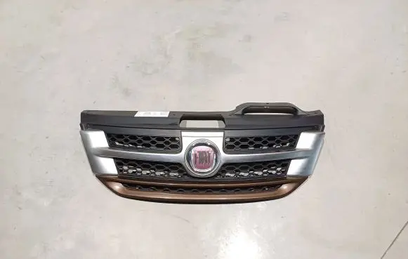 Fiat Freemont Front bumper upper radiator grill 55000802
