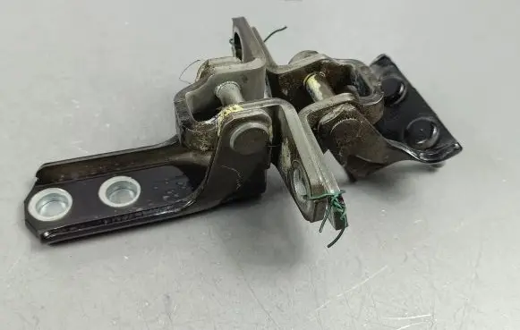 Rear door hinge set